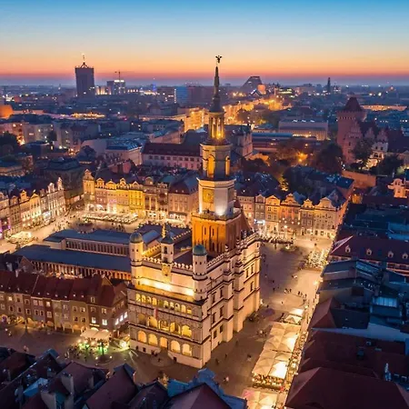 Aparthouse Wozna 11 Old Town Hotel