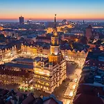 Aparthouse Wozna 11 Old Town Hotel