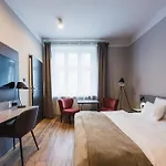 Aparthouse Wozna 11 Old Town Hotel