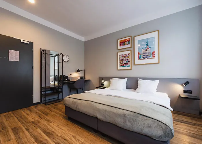 Aparthouse Wozna 11 Old Town Otel 3*